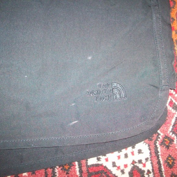 North Face Women's Sz 10 Shorts Lightweight Zipper Pocket Quick Dry Poly Black - Picture 6 of 9